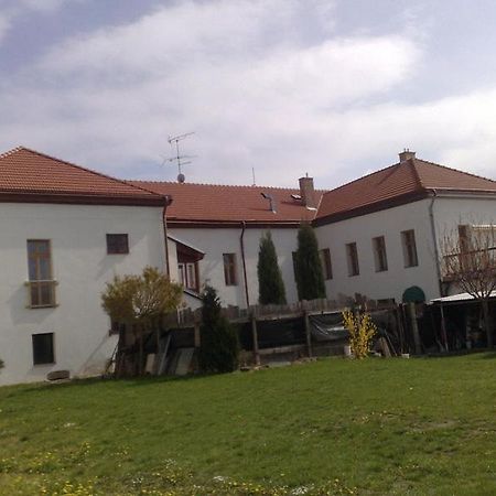 Apartman 3, Suvorovova 158 Cesky Brod Εξωτερικό φωτογραφία